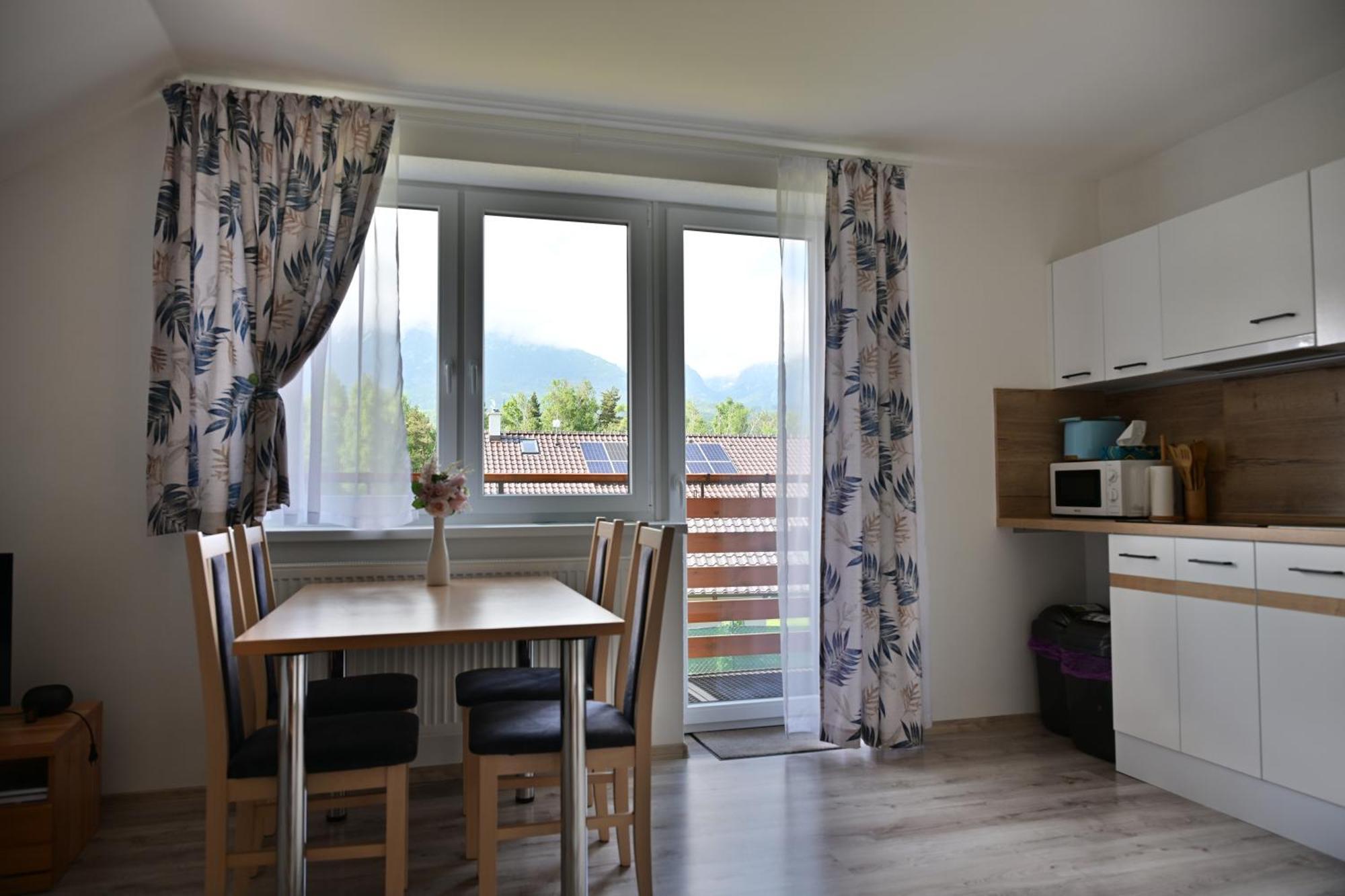 Apartmany Zara Nova Lesna Exterior photo